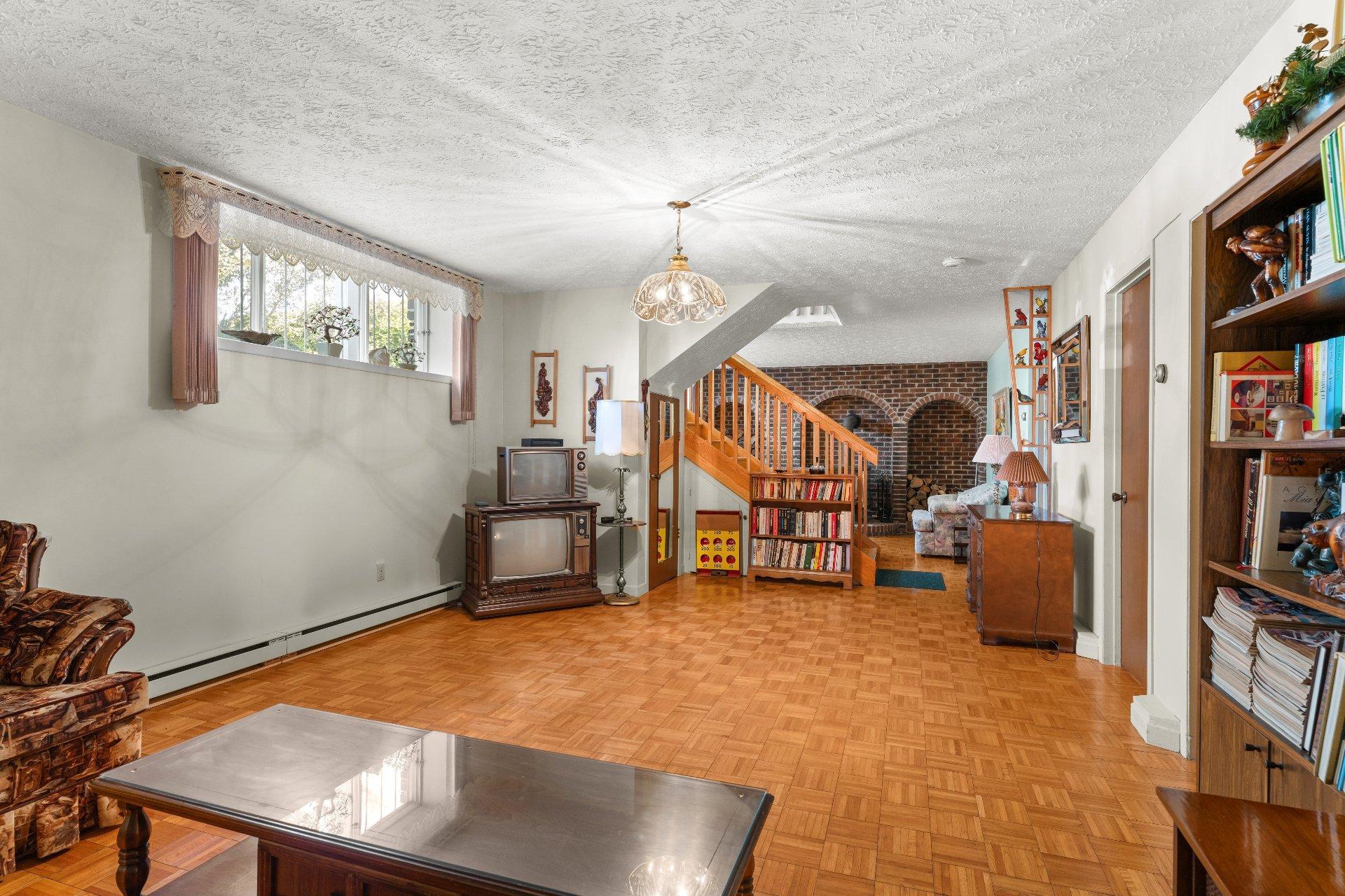 









4318


Rue Martin

,
Sherbrooke (Brompton/Rock Forest/Saint-Élie/Deauville),




QC
J1N1S9

