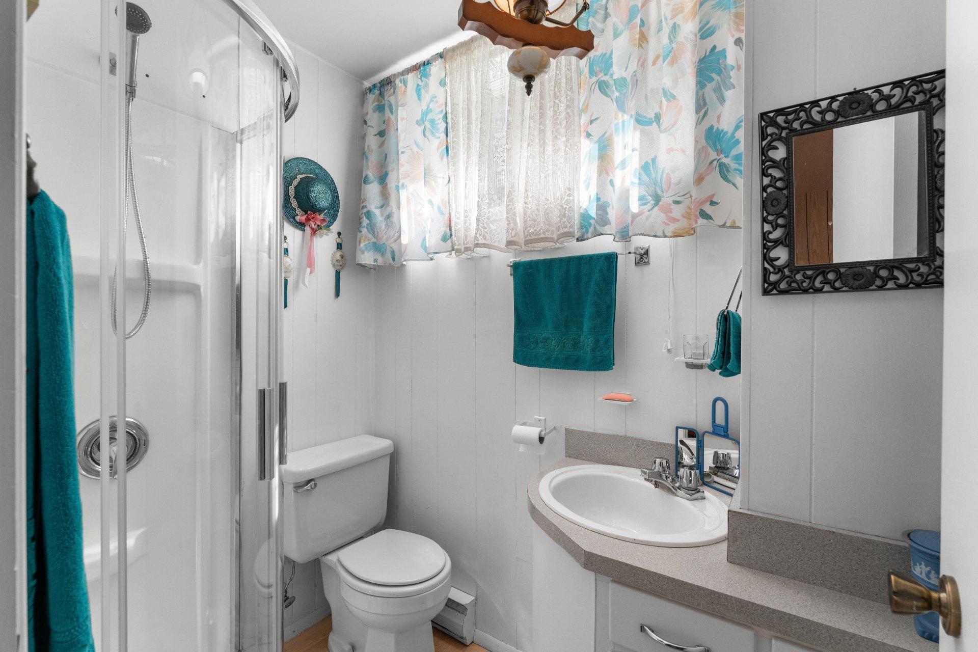 









4318


Rue Martin

,
Sherbrooke (Brompton/Rock Forest/Saint-Élie/Deauville),




QC
J1N1S9

