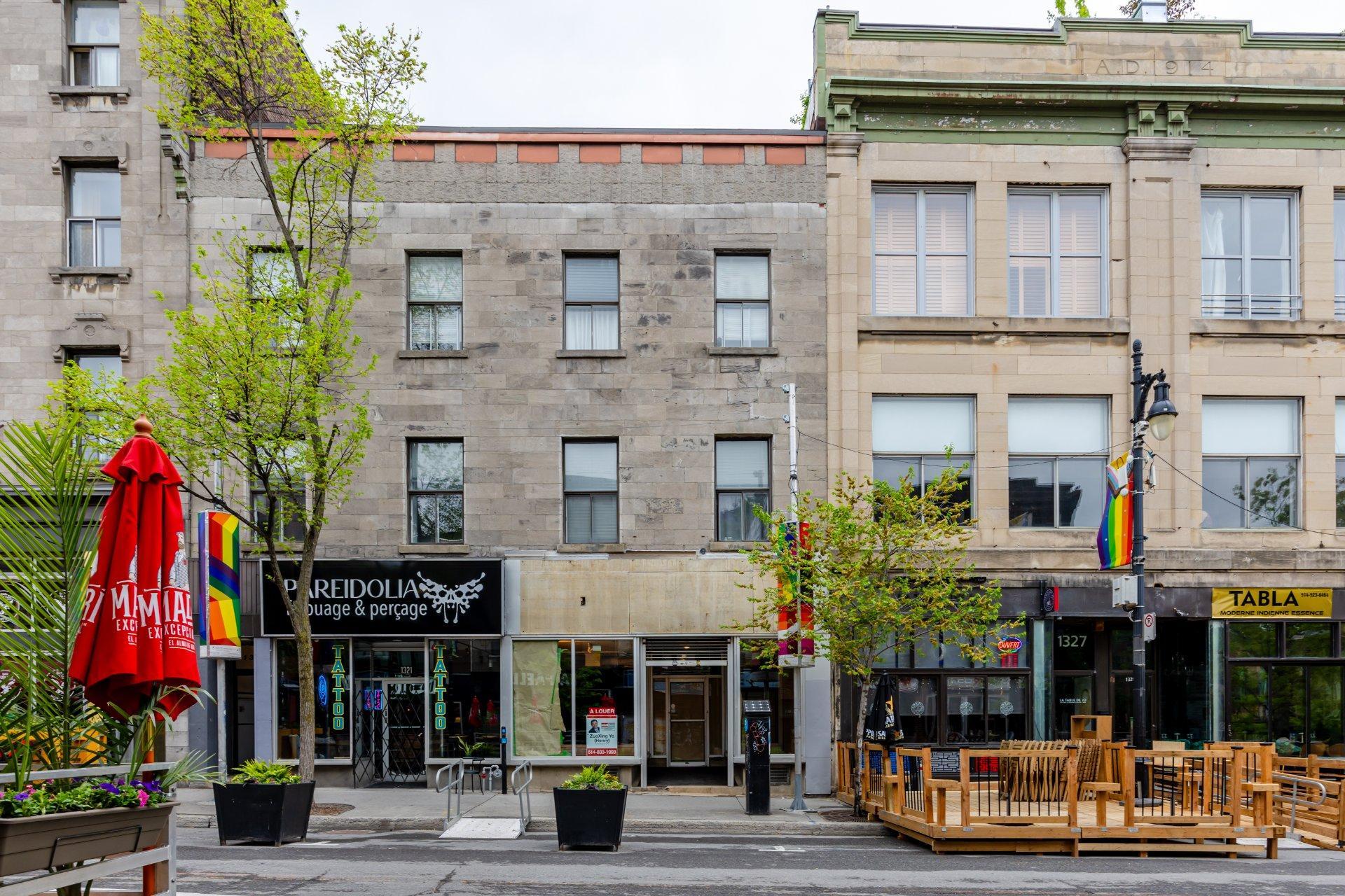 









1319

 - 1323


Rue Ste-Catherine E.

,
Montréal (Ville-Marie),




QC
H2L2H4

