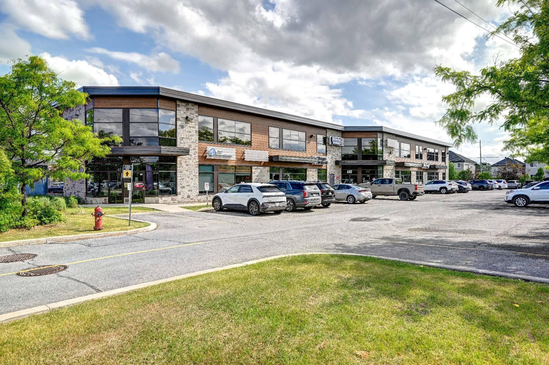 









Z


Boul. du Curé-Labelle

,
Blainville,




QC
J7C2J5


