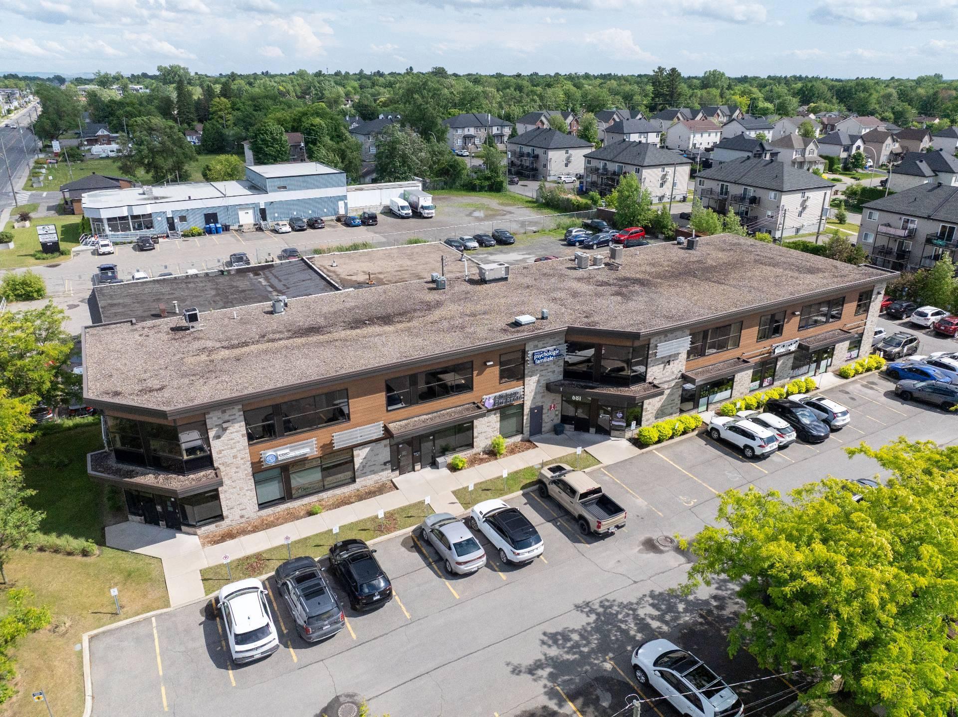 









Z


Boul. du Curé-Labelle

,
Blainville,




QC
J7C2J5


