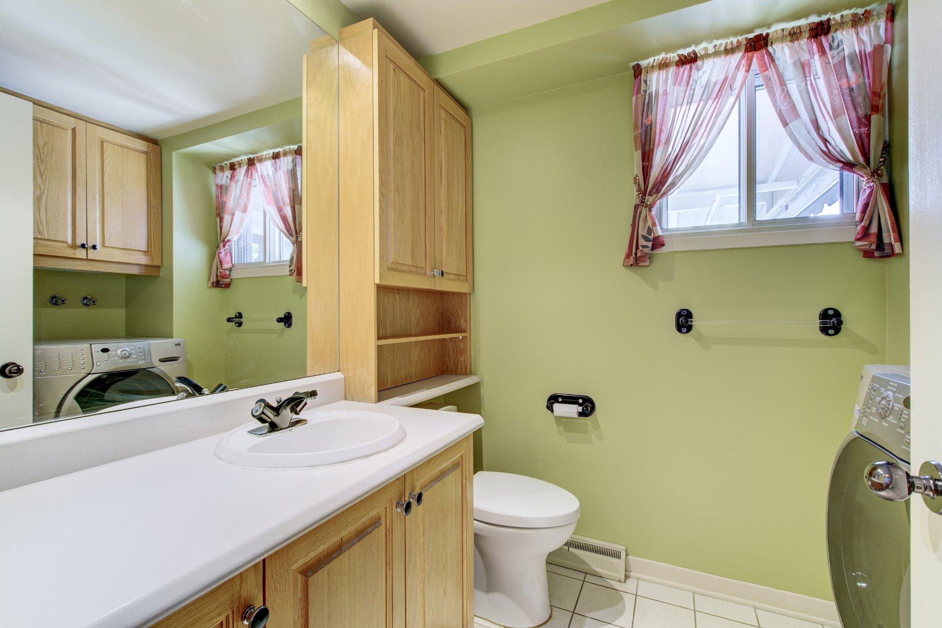 









736


Place Gaudette

,
Sainte-Julie,




QC
J3E1M3

