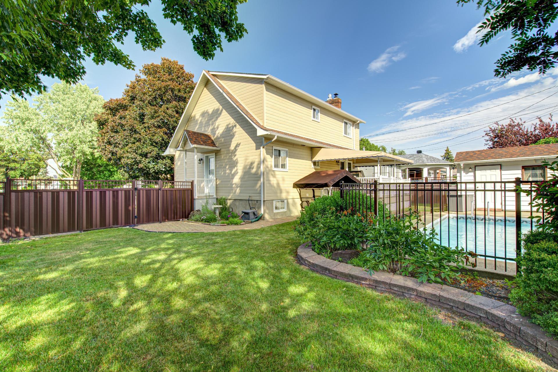









736


Place Gaudette

,
Sainte-Julie,




QC
J3E1M3

