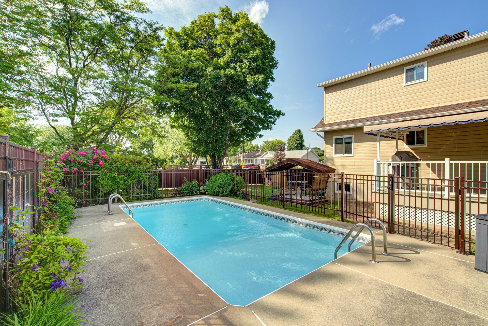 









736


Place Gaudette

,
Sainte-Julie,




QC
J3E1M3


