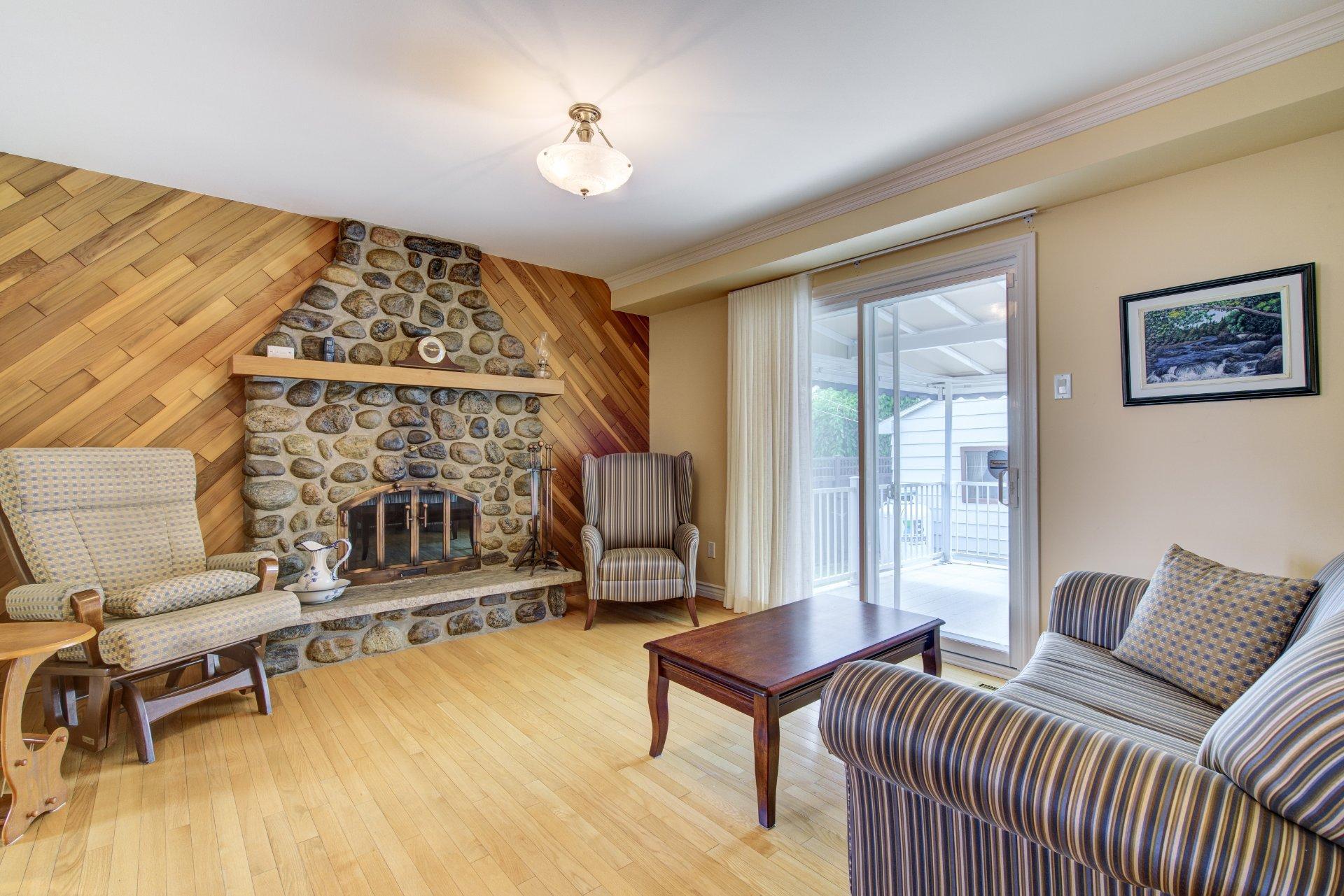 









736


Place Gaudette

,
Sainte-Julie,




QC
J3E1M3

