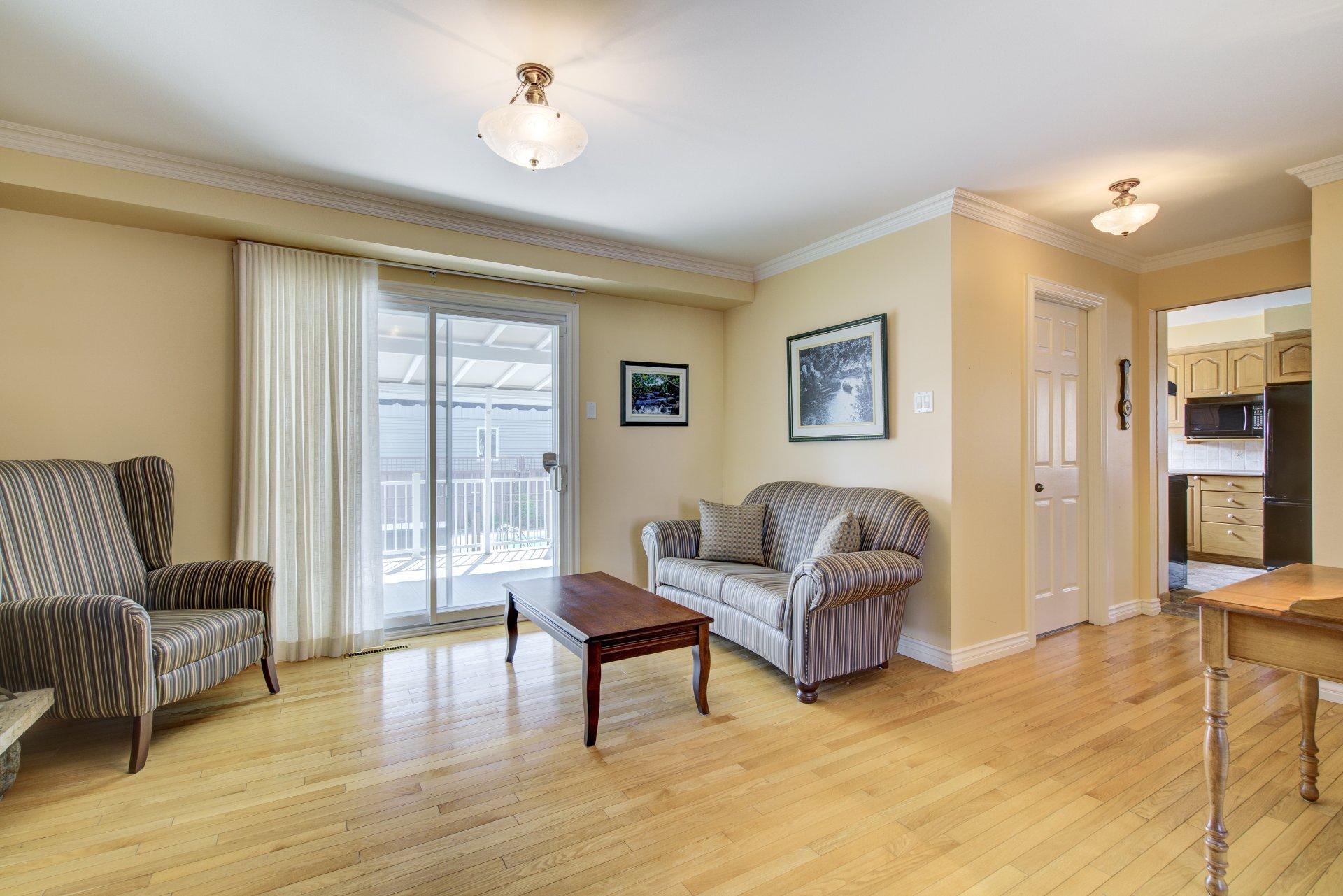 









736


Place Gaudette

,
Sainte-Julie,




QC
J3E1M3

