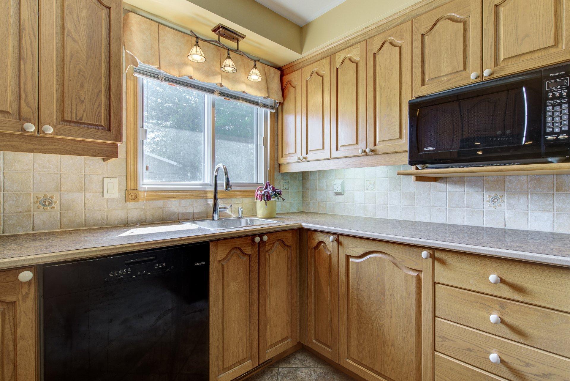 









736


Place Gaudette

,
Sainte-Julie,




QC
J3E1M3

