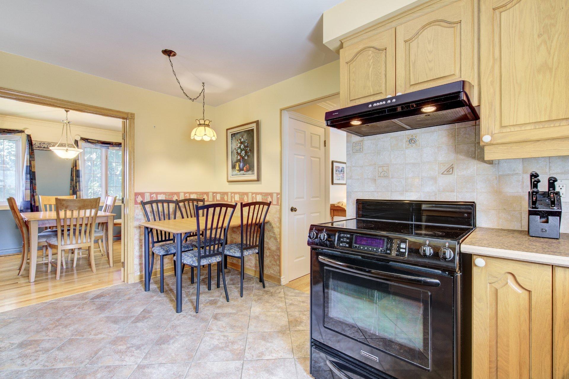 









736


Place Gaudette

,
Sainte-Julie,




QC
J3E1M3

