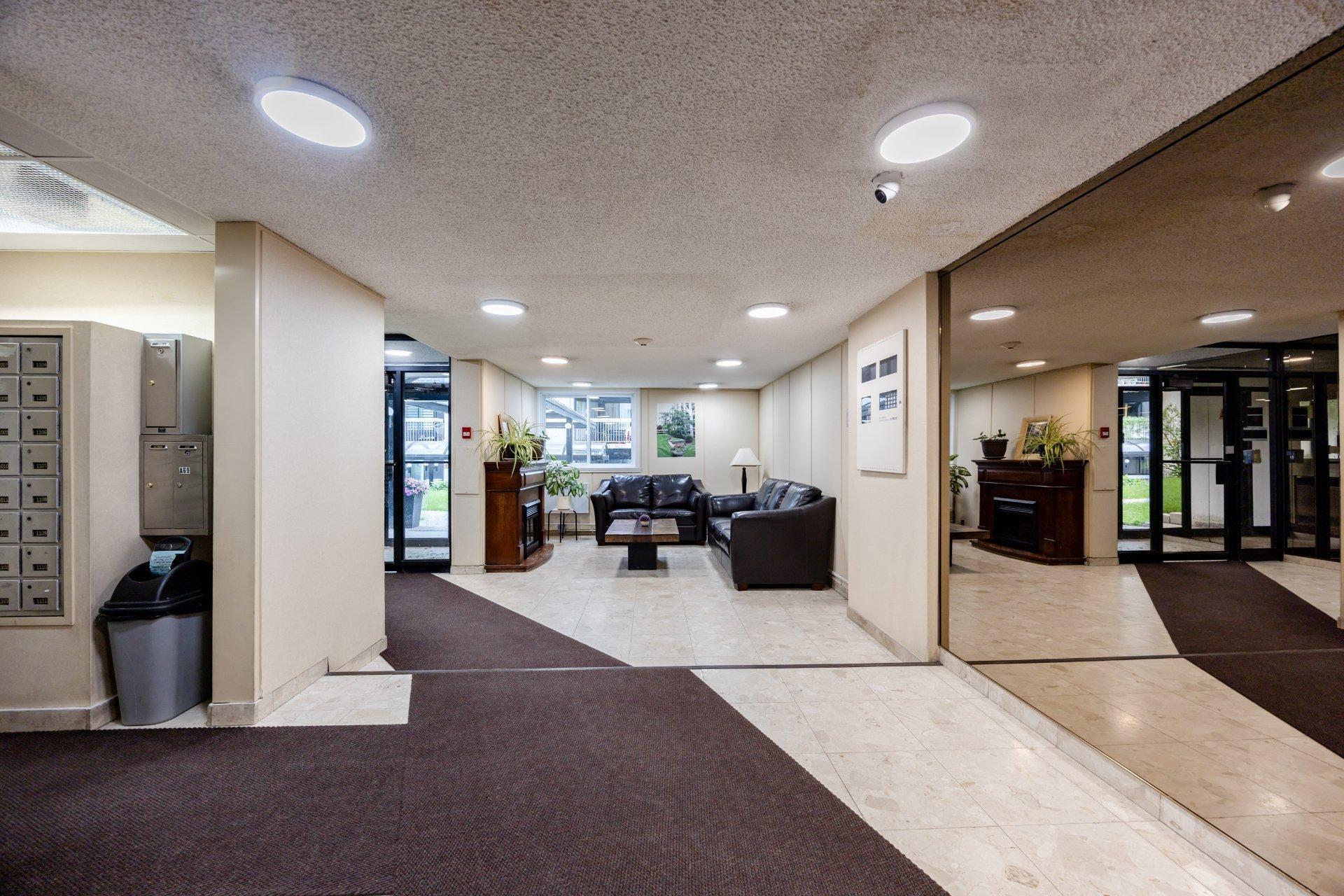 









3480


Rue Simpson

, 304,
Montréal (Ville-Marie),




QC
H3G2N7

