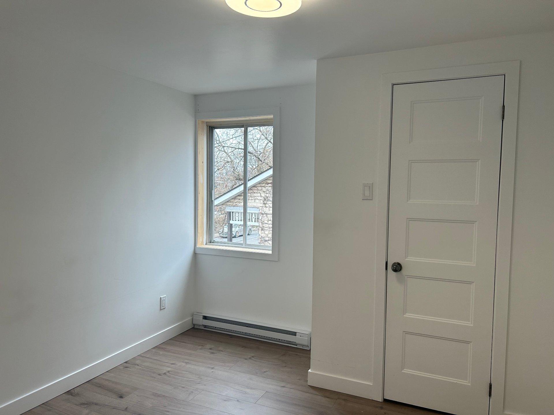 









881

 - 887


Rue St-Georges (Longueuil)

,
Longueuil (Le Vieux-Longueuil),




QC
J4K3Z2

