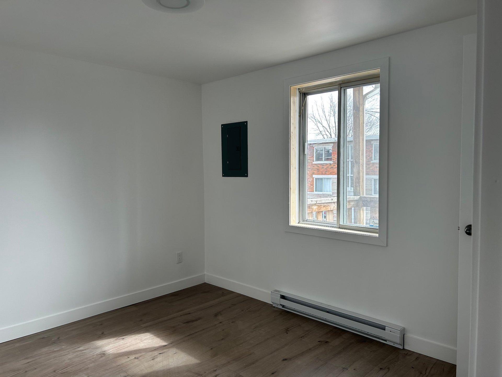 









881

 - 887


Rue St-Georges (Longueuil)

,
Longueuil (Le Vieux-Longueuil),




QC
J4K3Z2

