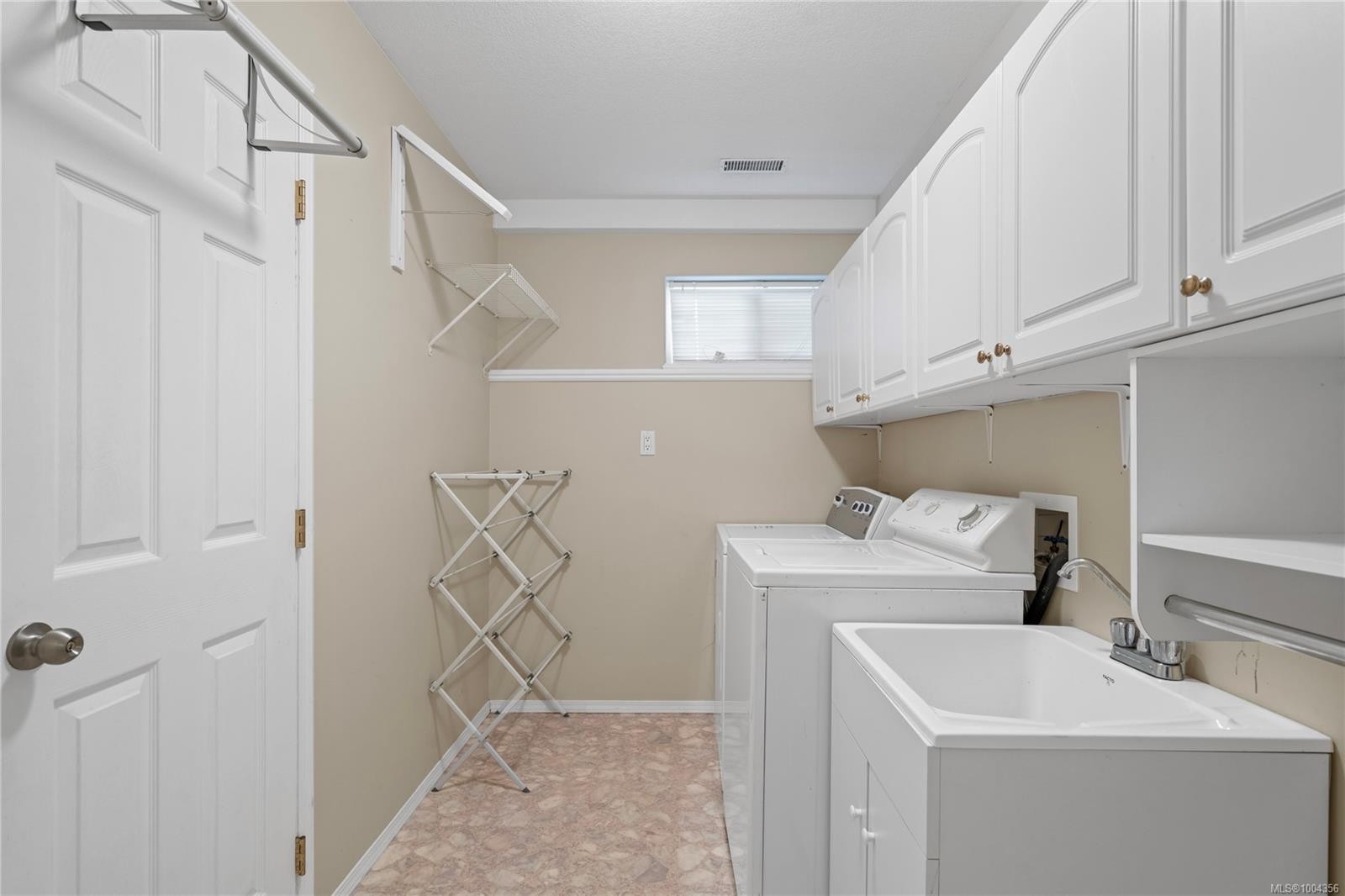 









6600


Groveland

Dr,
Nanaimo,




BC
V9V 1P7

