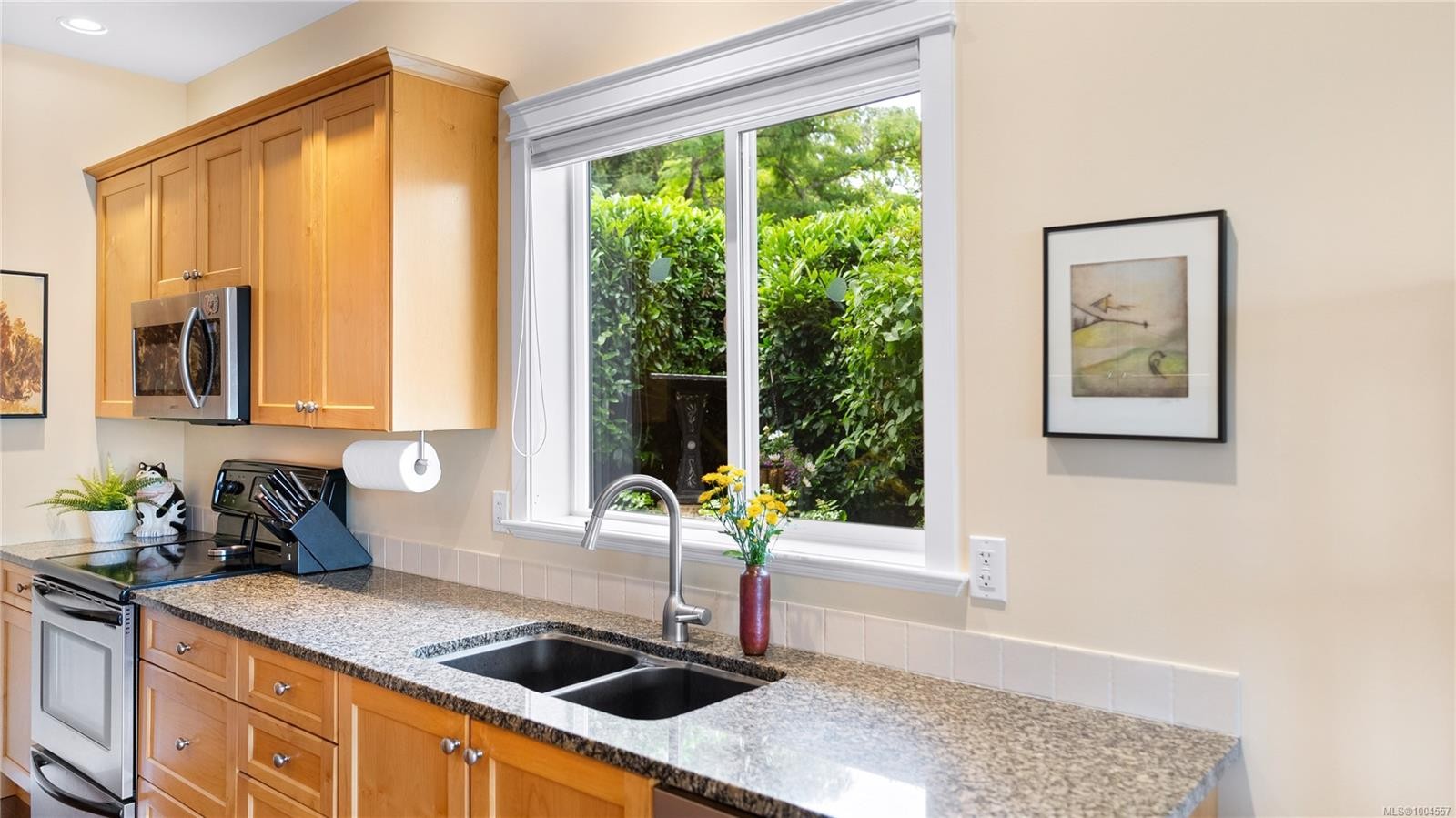 









1075


Primrose

Rd,
Saanich,




BC
V8Z 4S6

