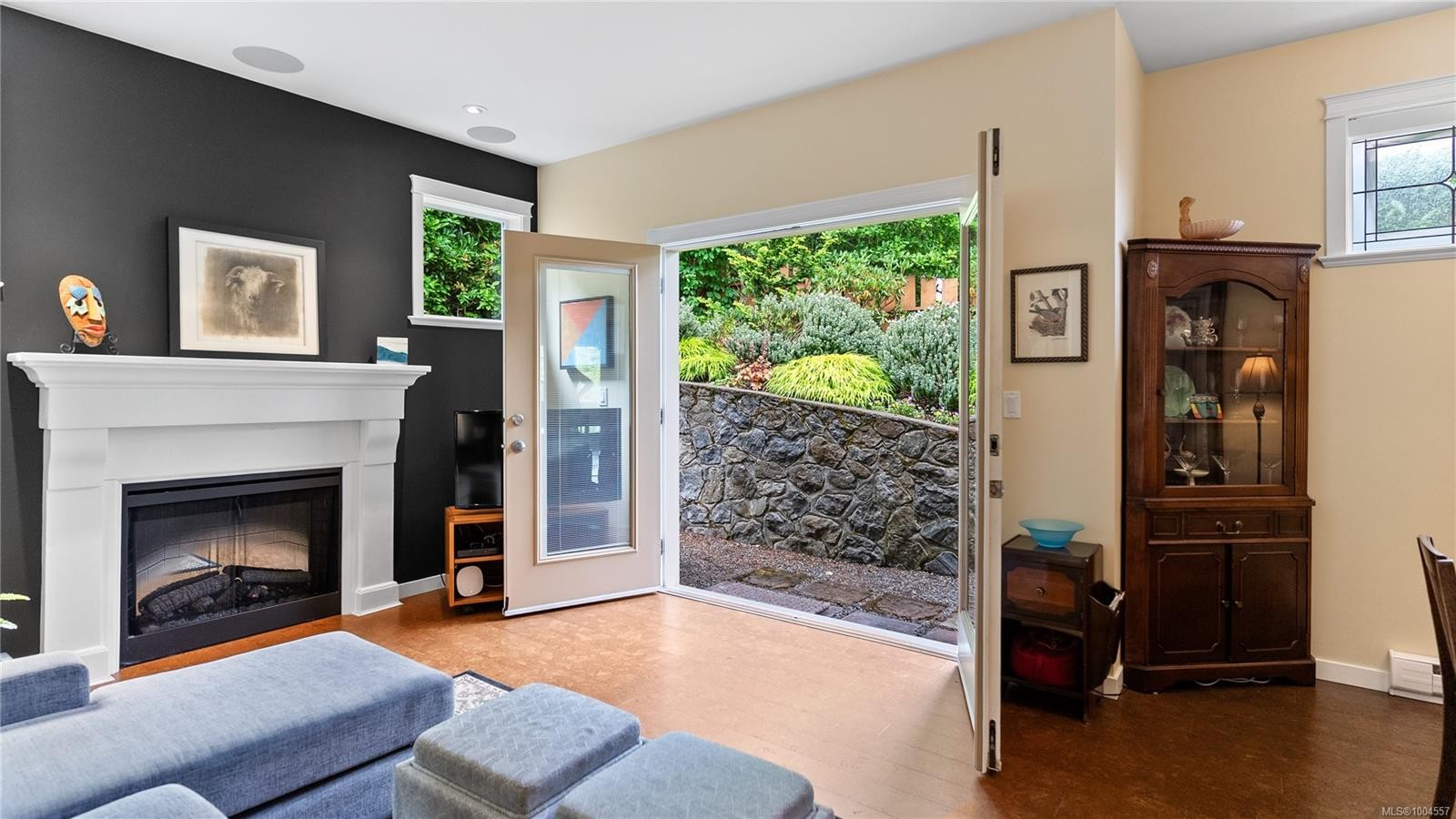 









1075


Primrose

Rd,
Saanich,




BC
V8Z 4S6


