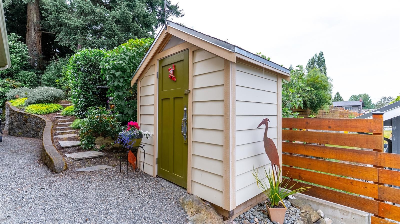 









1075


Primrose

Rd,
Saanich,




BC
V8Z 4S6

