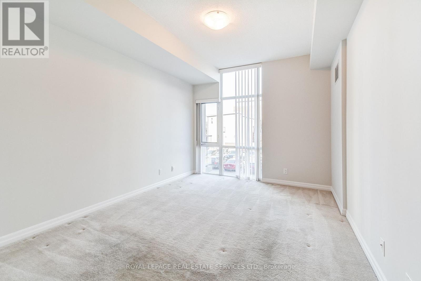 












208 - 70 PORT STREET E

,
Mississauga,




Ontario
L5G4V8

