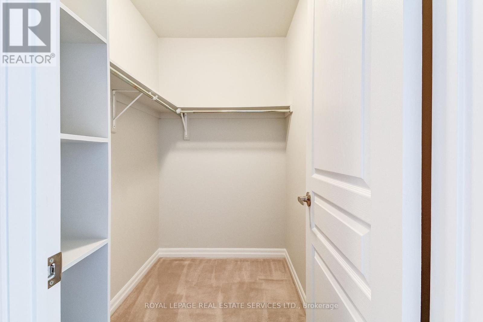 












208 - 70 PORT STREET E

,
Mississauga,




Ontario
L5G4V8

