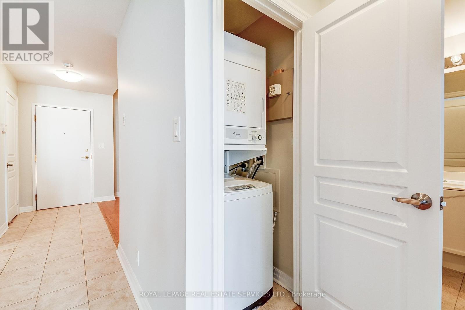 












208 - 70 PORT STREET E

,
Mississauga,




Ontario
L5G4V8


