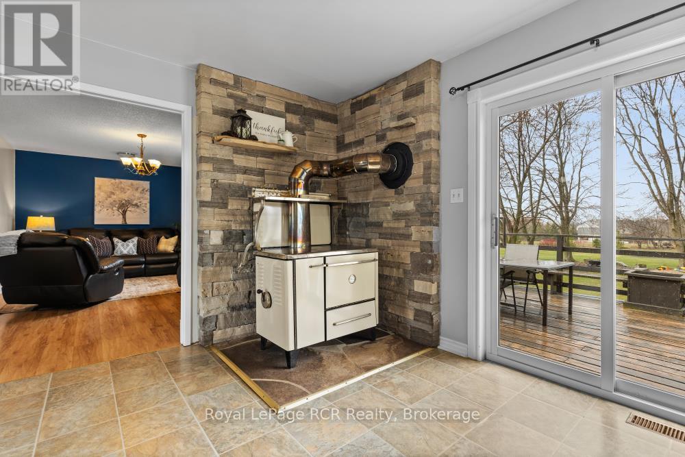 












8008 WELLINGTON ROAD 7

,
Mapleton,




Ontario
N0G2K0

