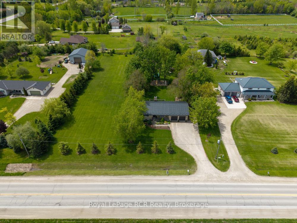 












8008 WELLINGTON ROAD 7

,
Mapleton,




Ontario
N0G2K0

