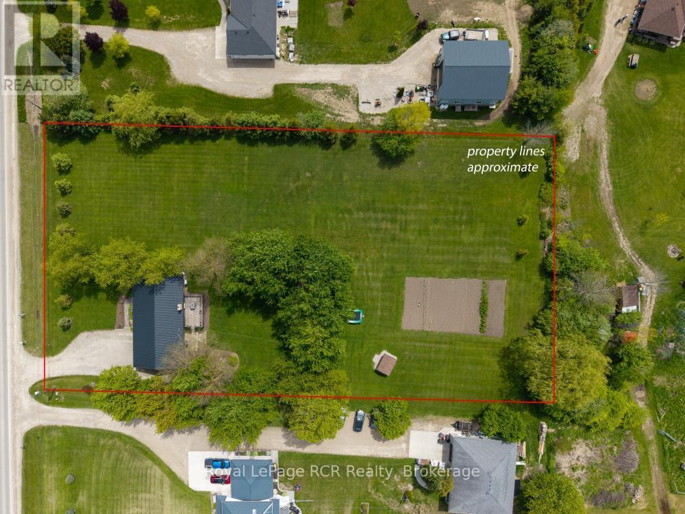 












8008 WELLINGTON ROAD 7

,
Mapleton,




Ontario
N0G2K0

