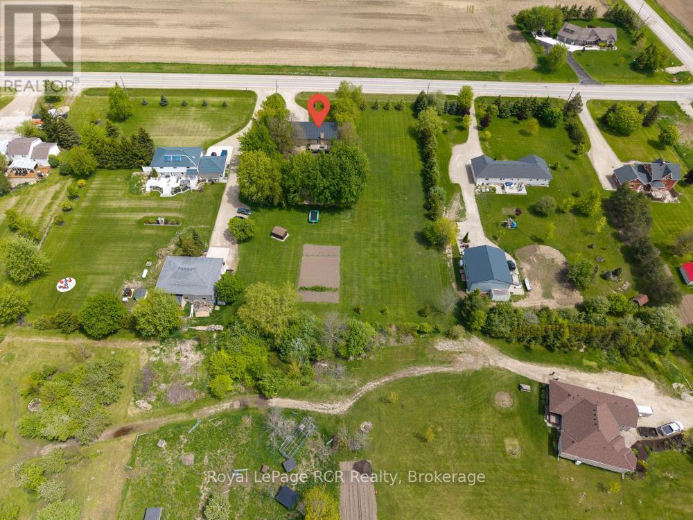 












8008 WELLINGTON ROAD 7

,
Mapleton,




Ontario
N0G2K0

