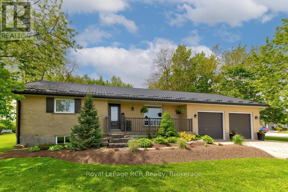 












8008 WELLINGTON ROAD 7

,
Mapleton,




Ontario
N0G2K0

