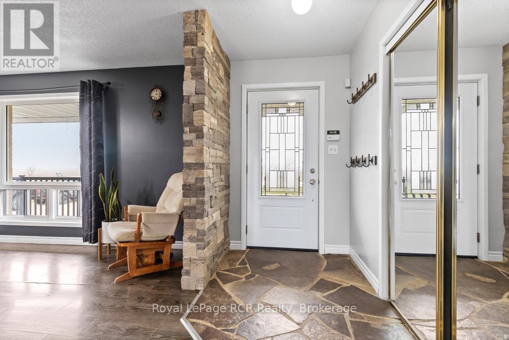 












8008 WELLINGTON ROAD 7

,
Mapleton,




Ontario
N0G2K0

