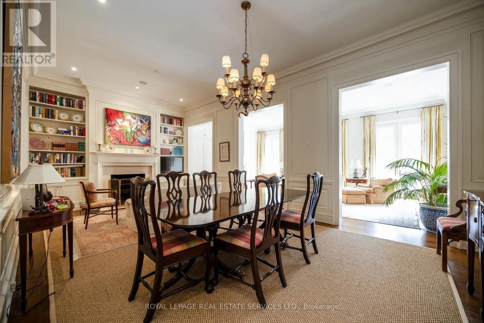 












27 HEATH STREET W

,
Toronto,




Ontario
M4V1T2

