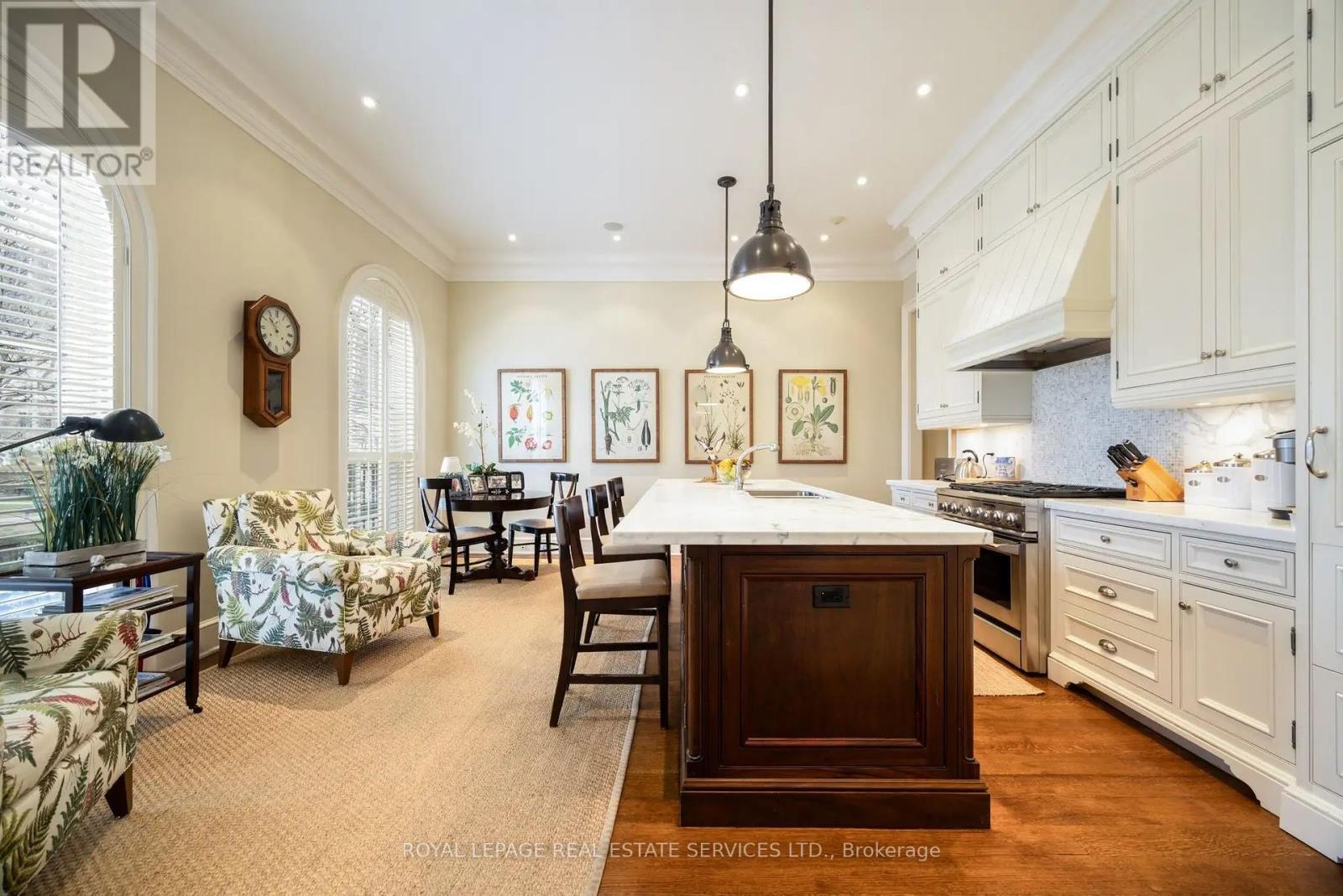 












27 HEATH STREET W

,
Toronto,




Ontario
M4V1T2

