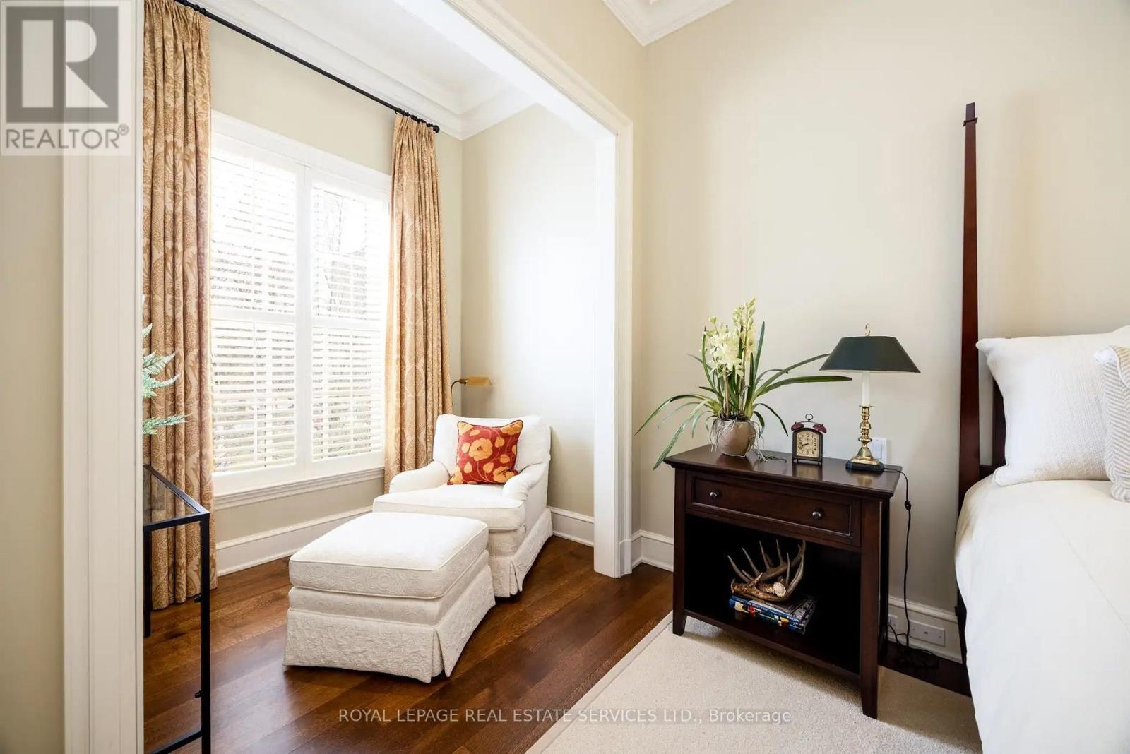 












27 HEATH STREET W

,
Toronto,




Ontario
M4V1T2

