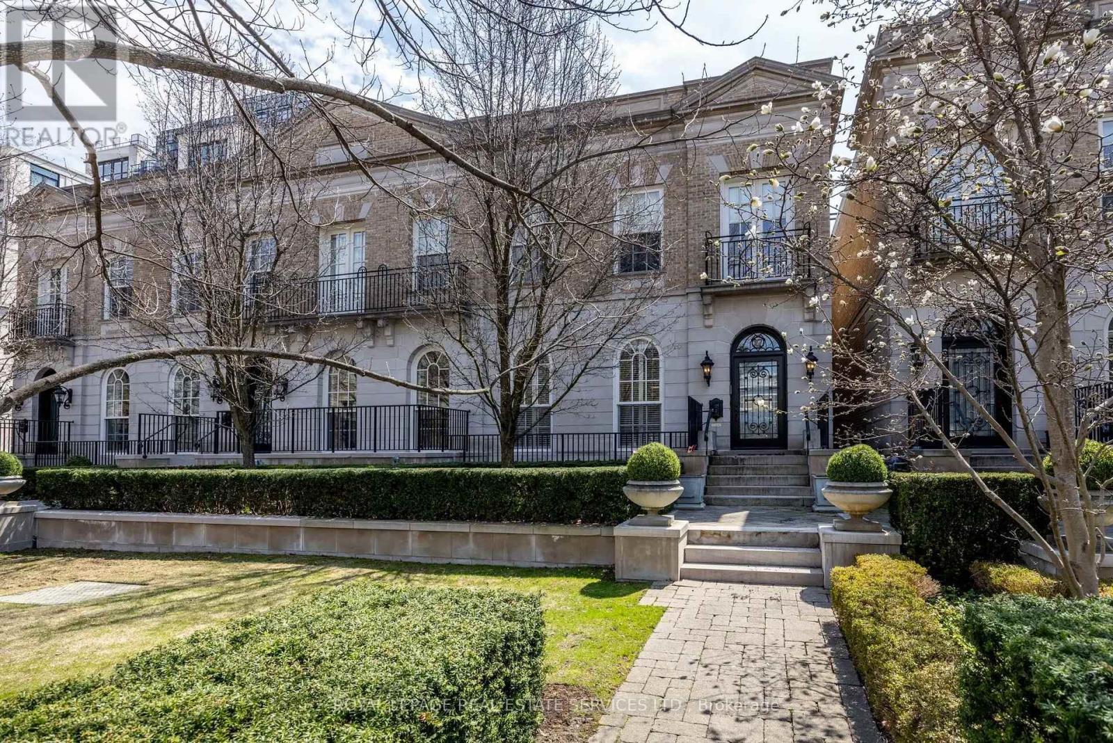 












27 HEATH STREET W

,
Toronto,




Ontario
M4V1T2

