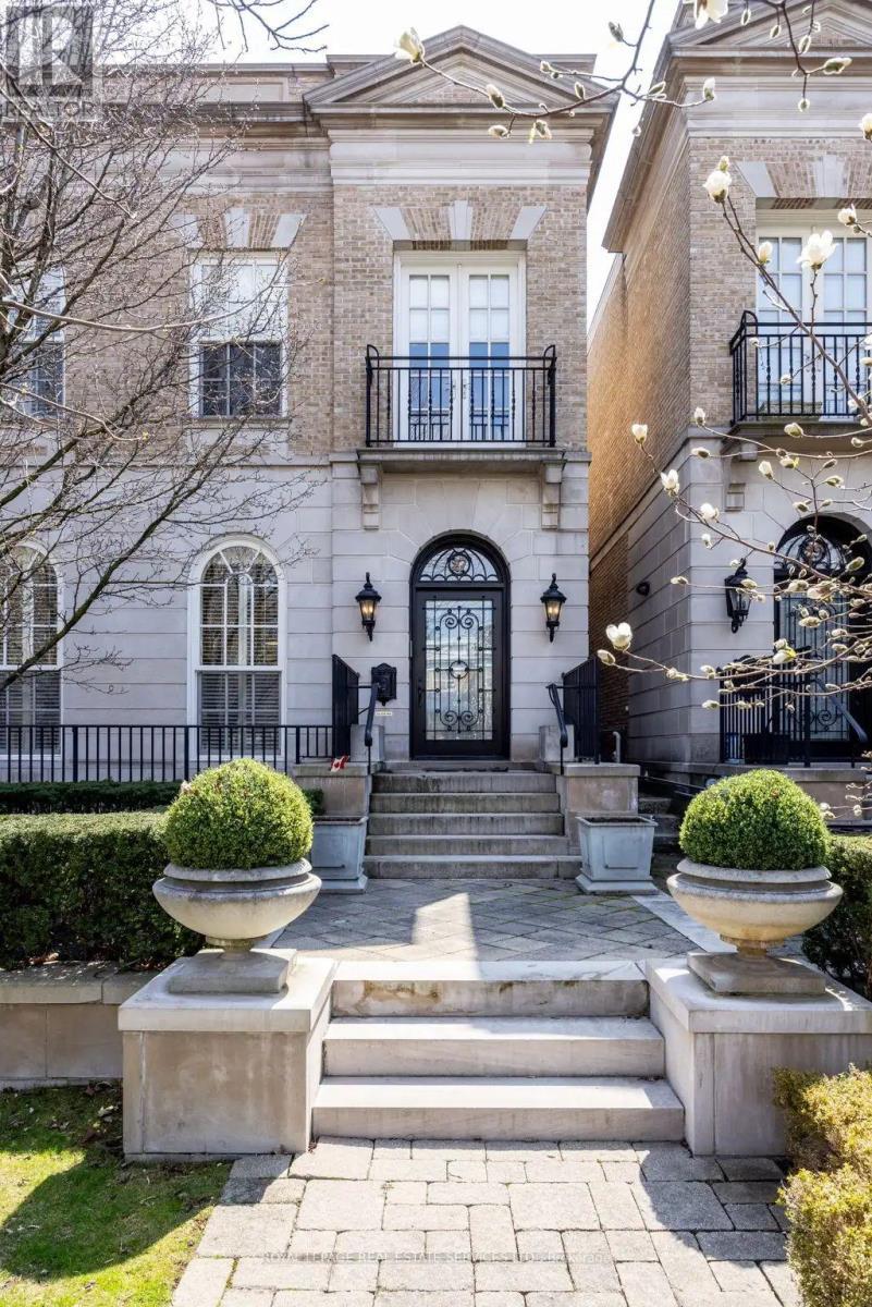 












27 HEATH STREET W

,
Toronto,




Ontario
M4V1T2

