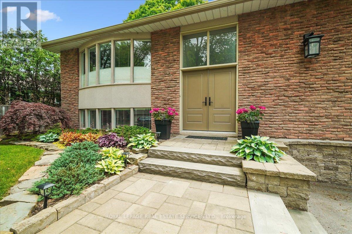 












2250 DUNEDIN ROAD

,
Oakville,




Ontario
L6J5V5

