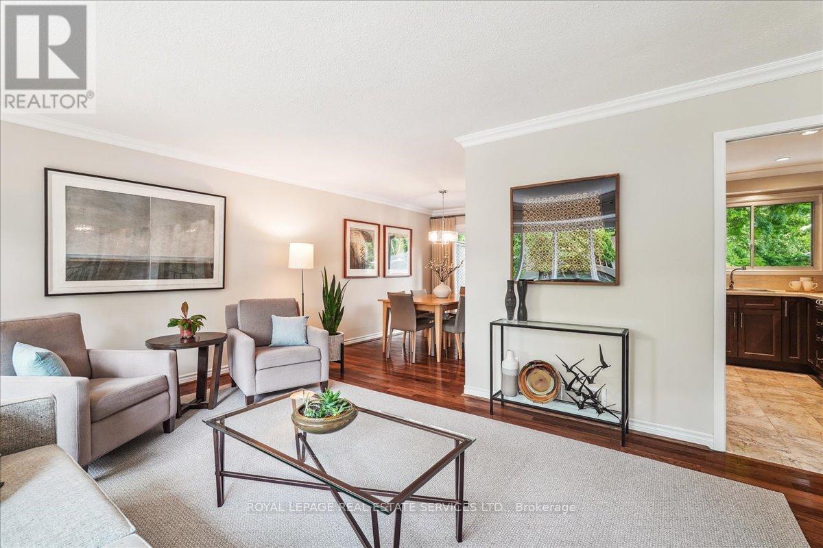 












2250 DUNEDIN ROAD

,
Oakville,




Ontario
L6J5V5

