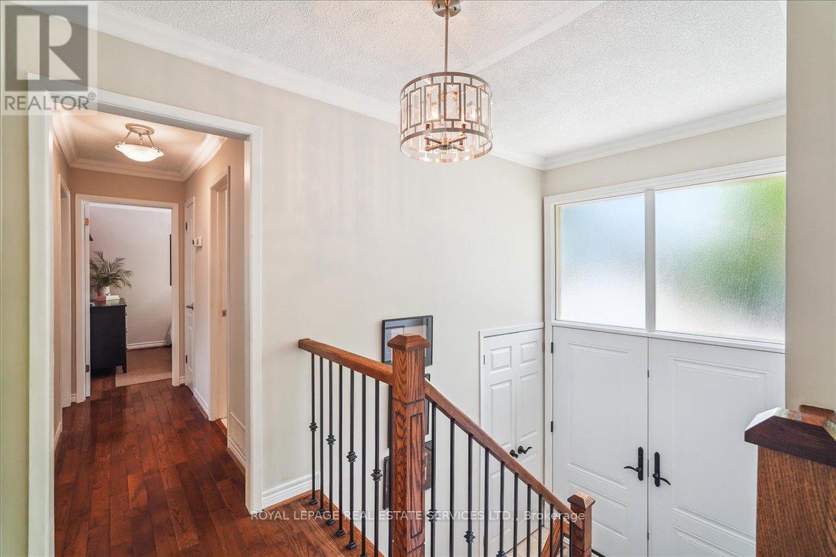 












2250 DUNEDIN ROAD

,
Oakville,




Ontario
L6J5V5

