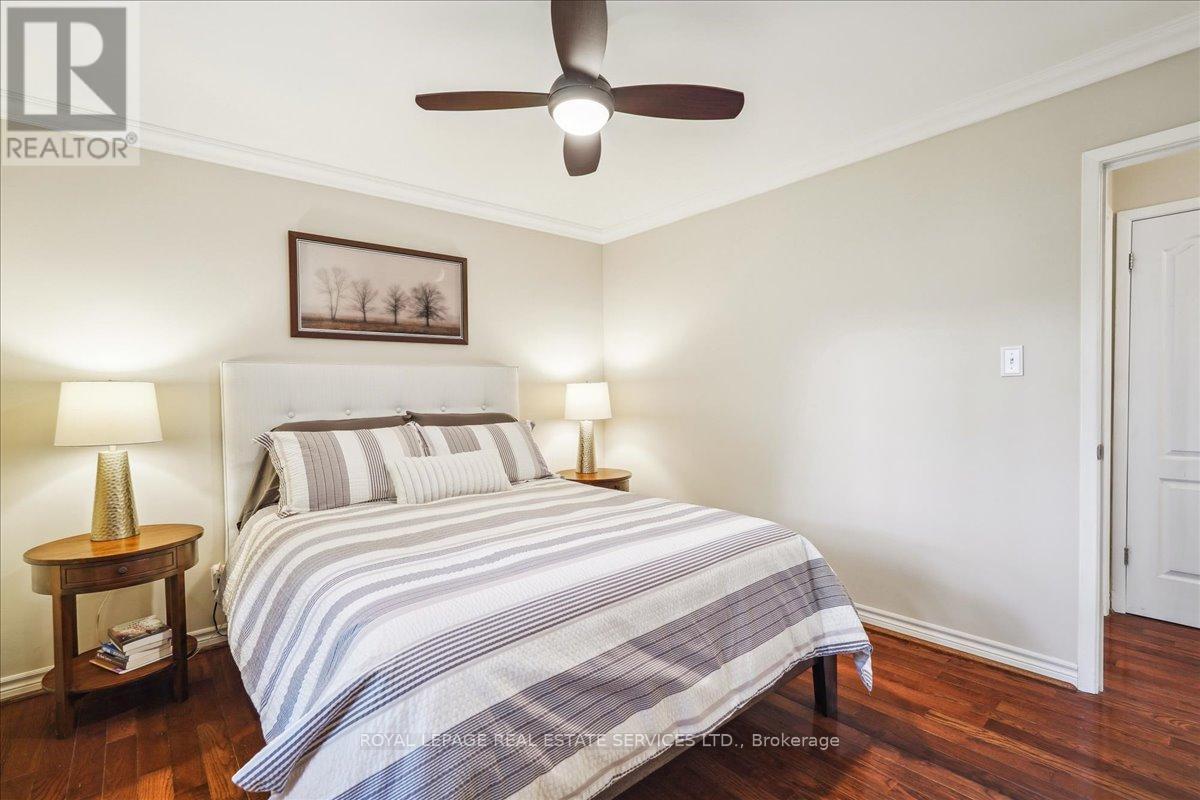 












2250 DUNEDIN ROAD

,
Oakville,




Ontario
L6J5V5

