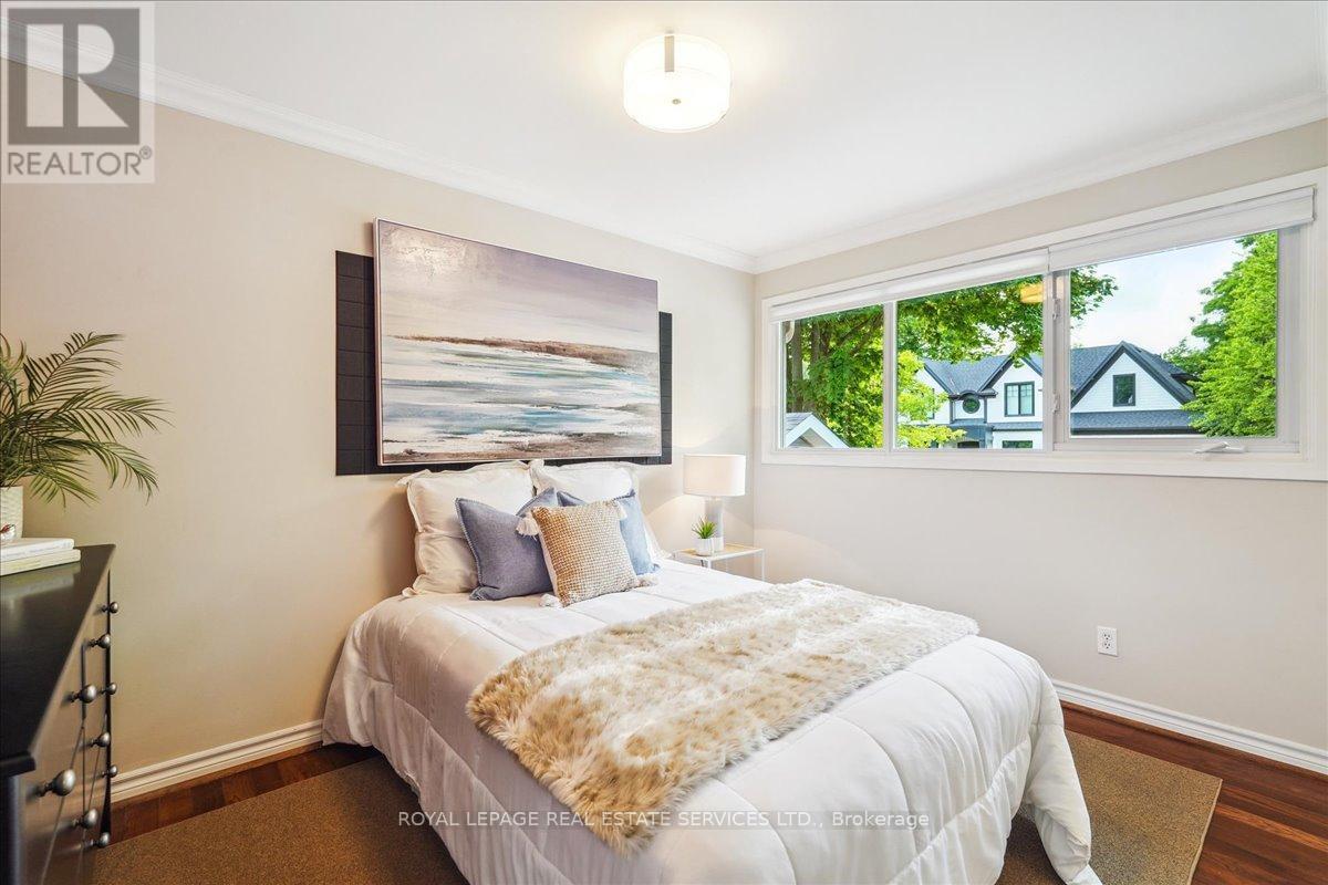 












2250 DUNEDIN ROAD

,
Oakville,




Ontario
L6J5V5

