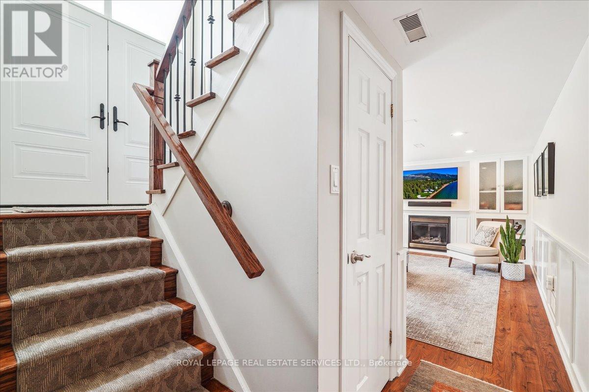 












2250 DUNEDIN ROAD

,
Oakville,




Ontario
L6J5V5

