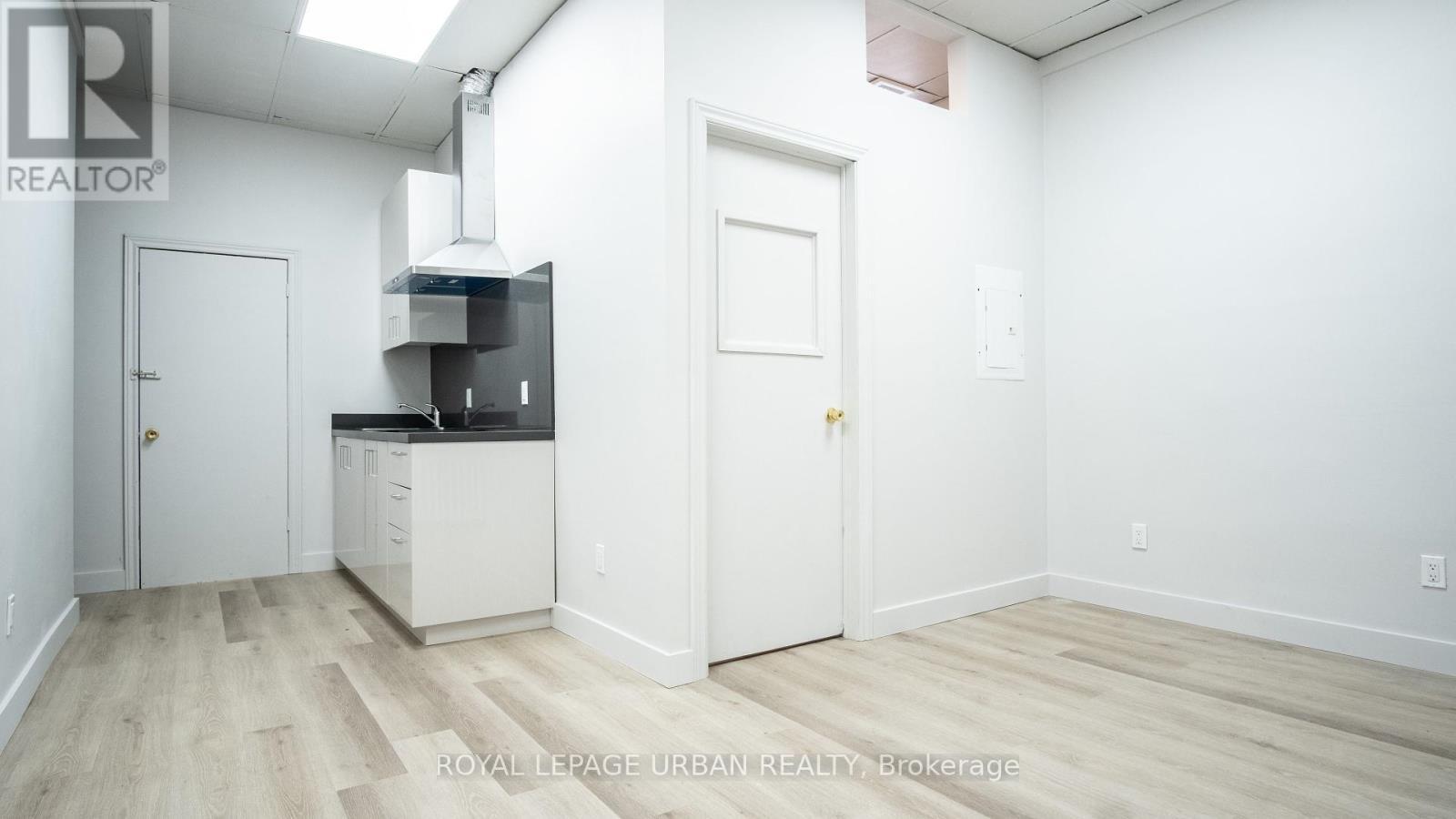












REAR - 989 O'CONNOR DRIVE

,
Toronto,




Ontario
M4B2T1

