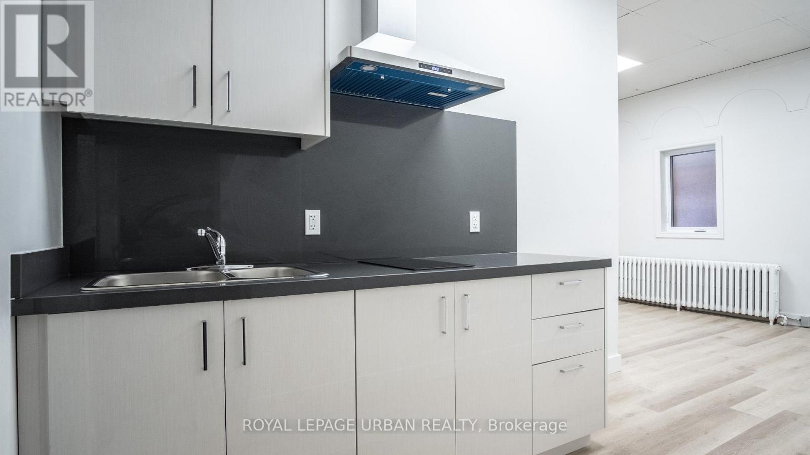 












REAR - 989 O'CONNOR DRIVE

,
Toronto,




Ontario
M4B2T1

