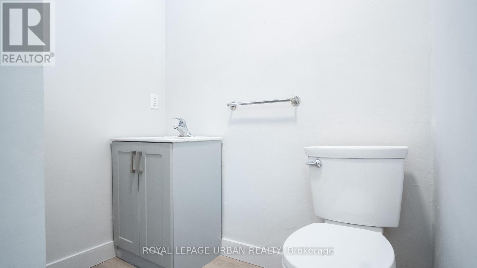 












REAR - 989 O'CONNOR DRIVE

,
Toronto,




Ontario
M4B2T1

