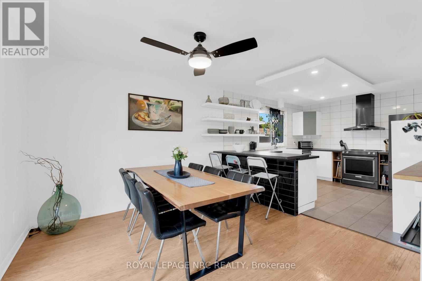 












10 ABERDEEN CIRCLE

,
St. Catharines,




Ontario
L2T2B8

