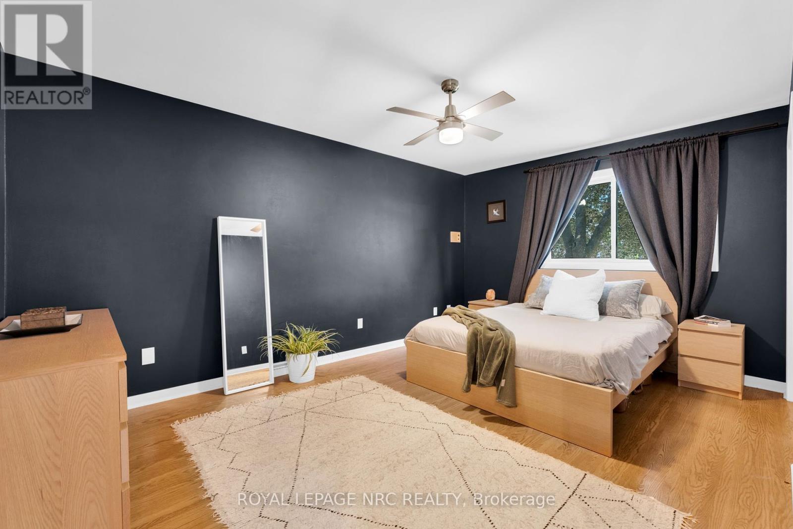 












10 ABERDEEN CIRCLE

,
St. Catharines,




Ontario
L2T2B8

