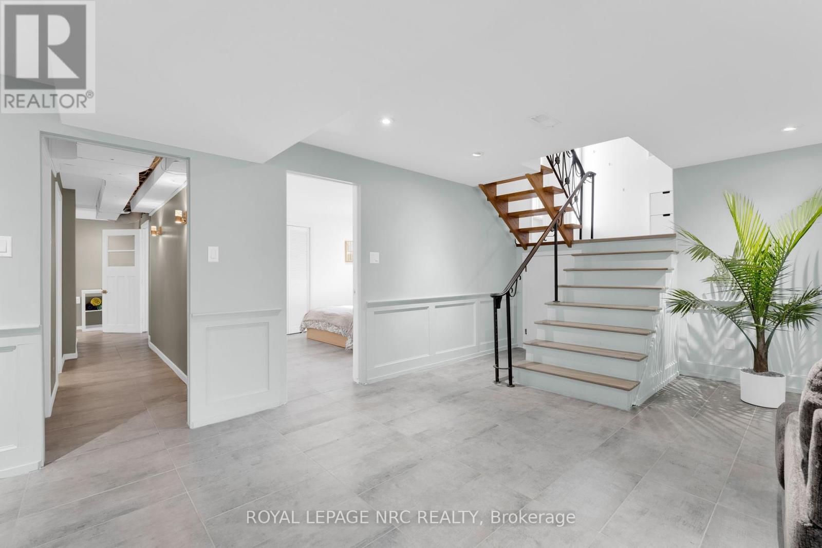 












10 ABERDEEN CIRCLE

,
St. Catharines,




Ontario
L2T2B8

