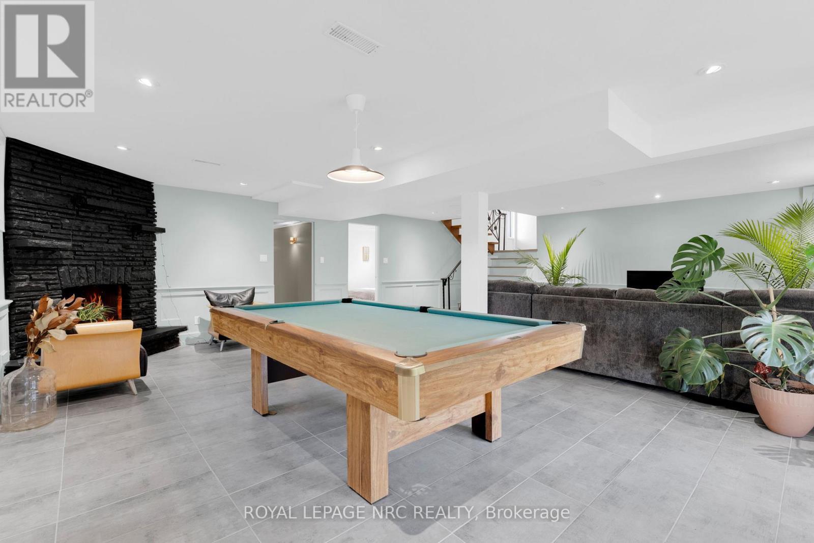 












10 ABERDEEN CIRCLE

,
St. Catharines,




Ontario
L2T2B8

