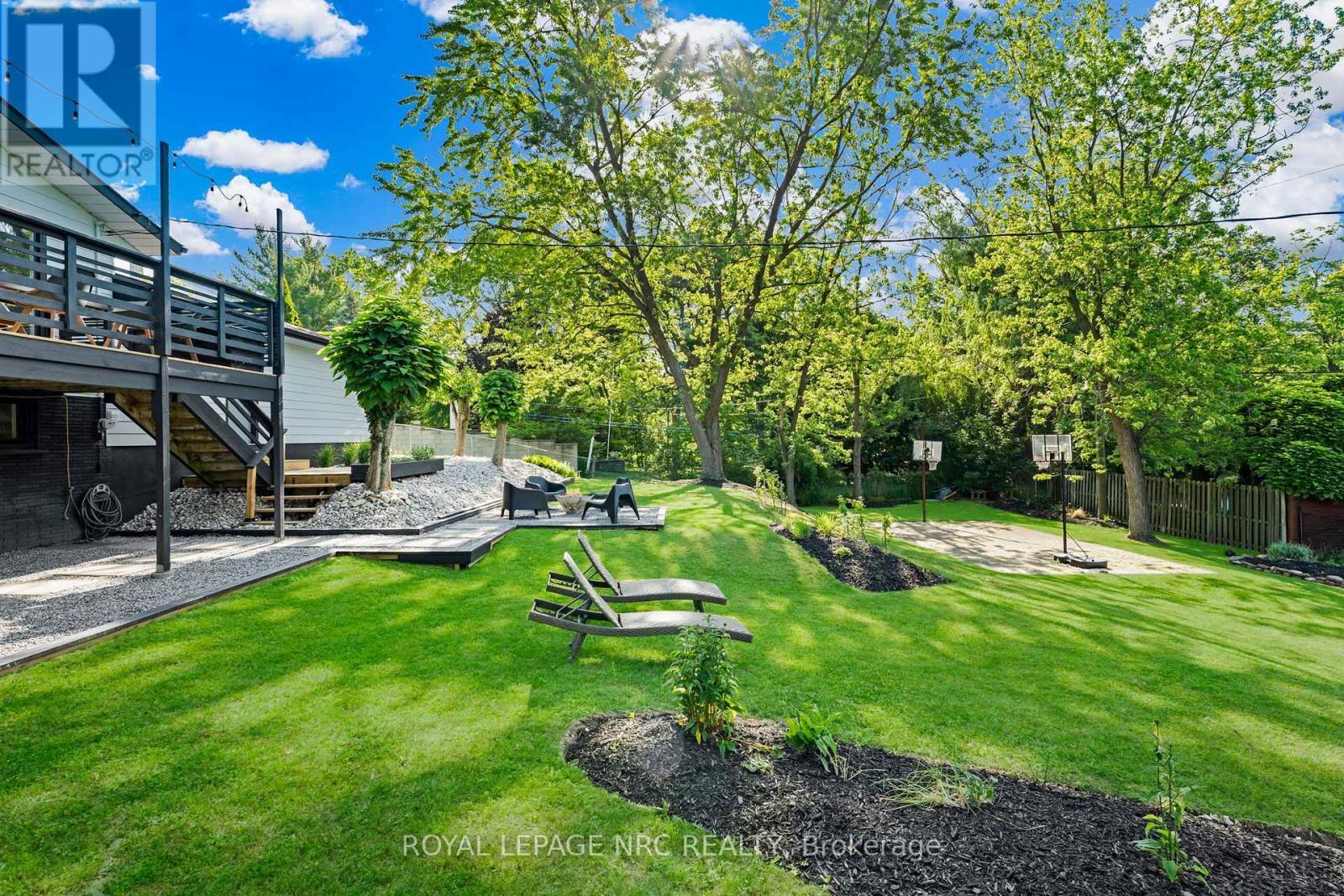 












10 ABERDEEN CIRCLE

,
St. Catharines,




Ontario
L2T2B8

