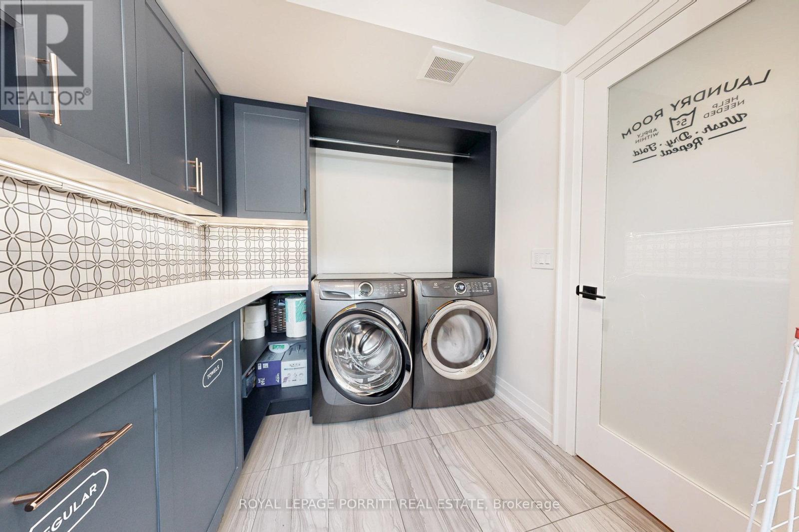 












10 THIRTY FIRST STREET

,
Toronto,




Ontario
M8W3E8

