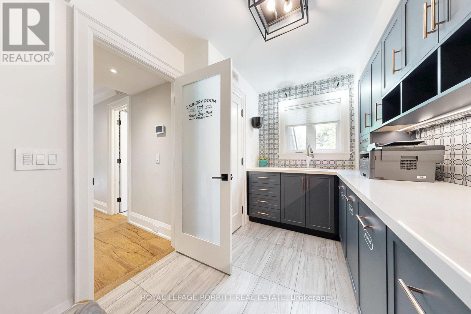 












10 THIRTY FIRST STREET

,
Toronto,




Ontario
M8W3E8

