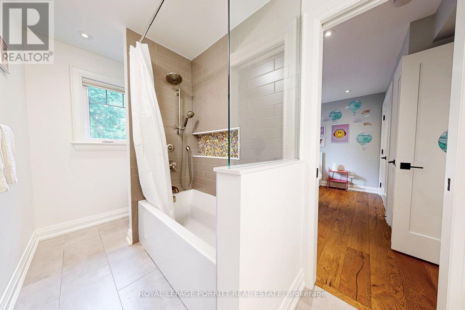












10 THIRTY FIRST STREET

,
Toronto,




Ontario
M8W3E8

